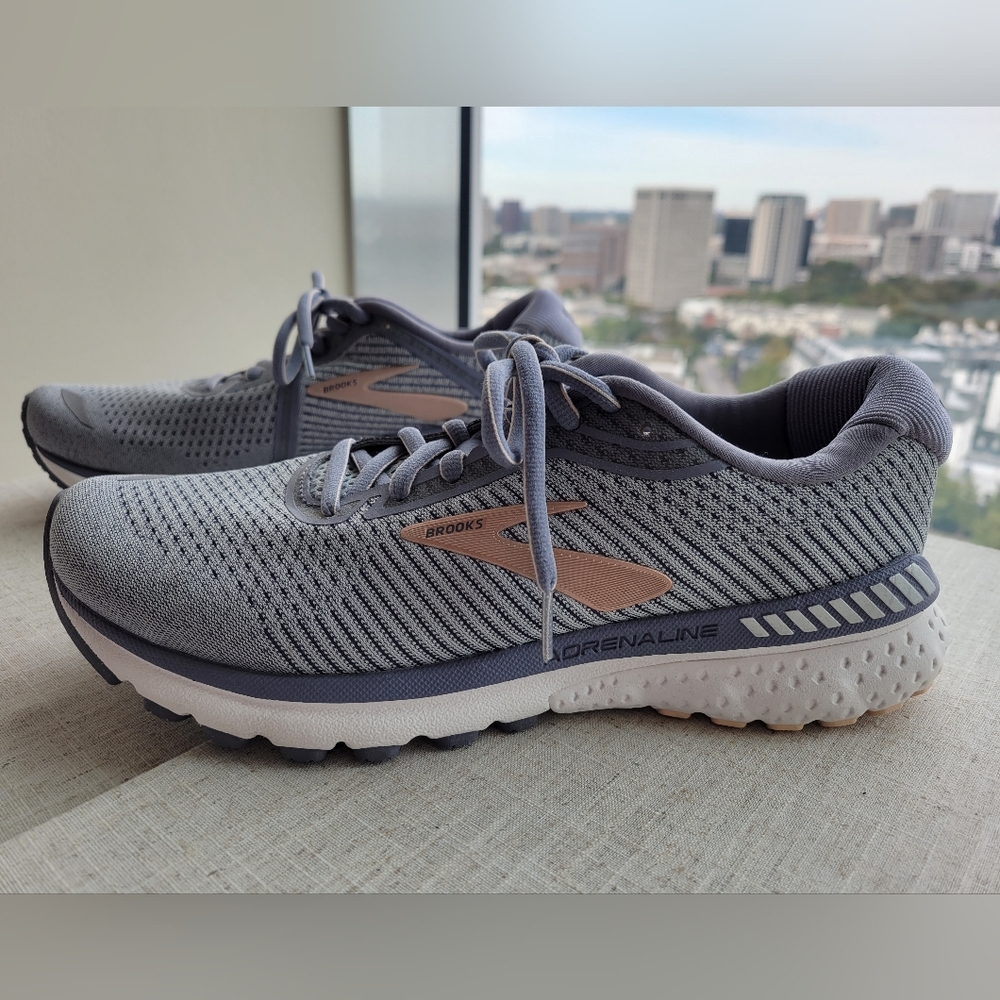 Brooks Adrenaline GTS 20 Purple Size 9